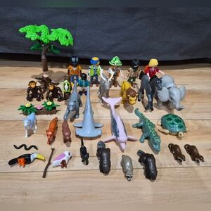 Playmobil animals and a few people